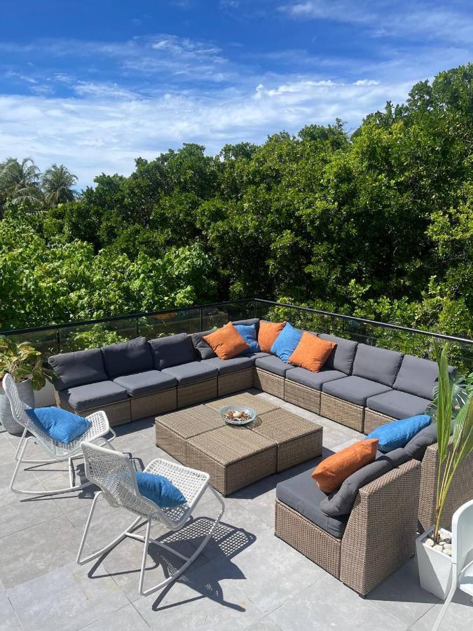 Unwind Dhigurah Hotel ดิห์กูราห์ ภายนอก รูปภาพ
