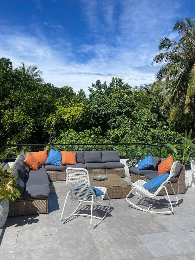 Unwind Dhigurah Hotel ดิห์กูราห์ ภายนอก รูปภาพ
