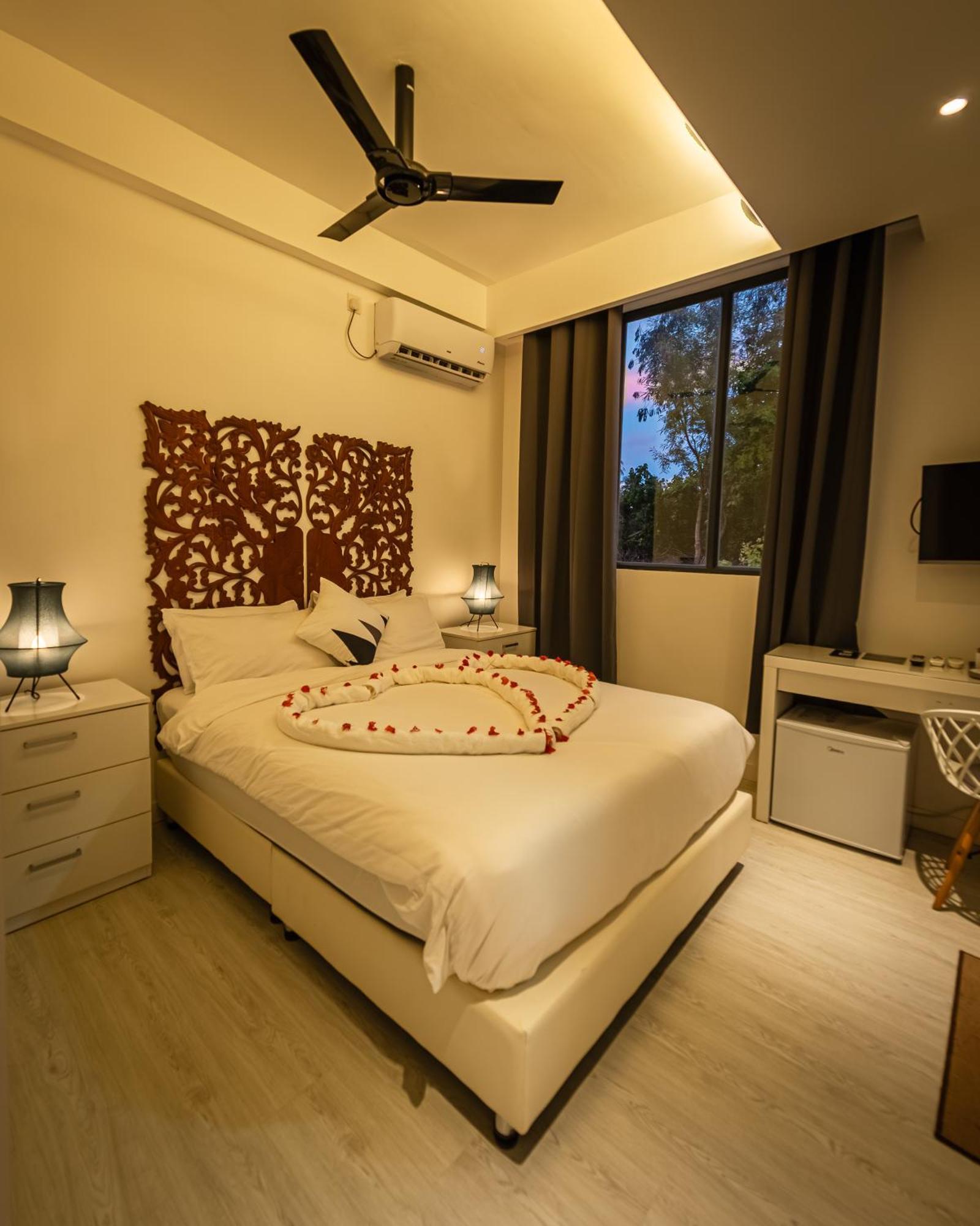 Unwind Dhigurah Hotel ดิห์กูราห์ ภายนอก รูปภาพ